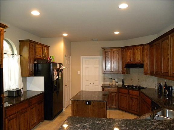 2nd image of 2609 Vista Oaks Dr