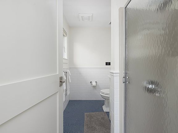 4th image of 21 Ocean Heights Rd