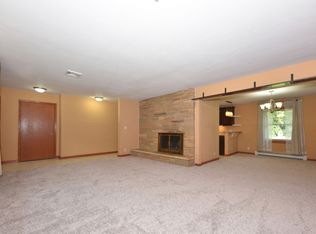 N79W16042 Community Dr, Menomonee Falls, WI 53051