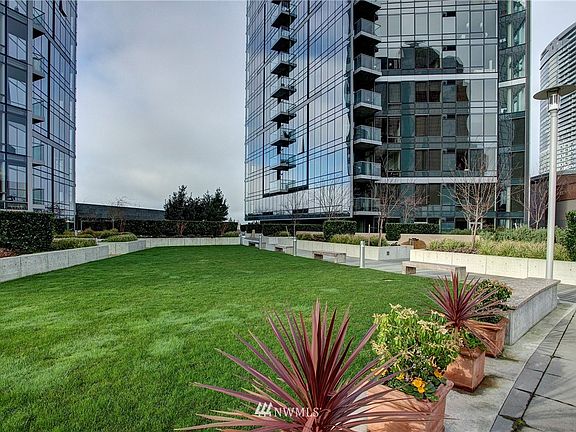 5th image of 500 106th Avenue NE #1107