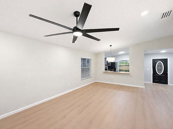 4th image of 1503 Oak Hill Trl