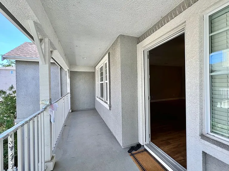 720 Wintergreen Ct — Photo 12