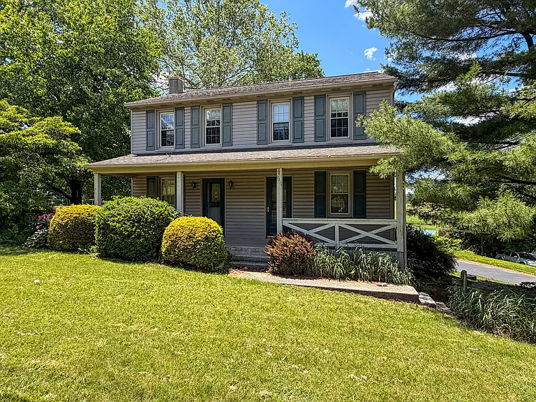 1011 Reading Rd — Photo 1
