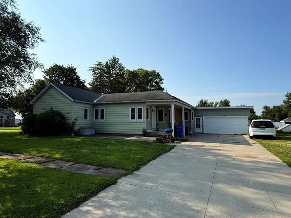 218 E Walnut St, Clarksville, IA 50619