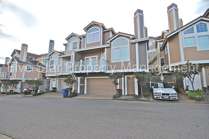 1st image of 22 Moonlight Ct
