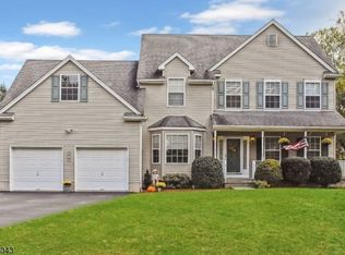 32 Winchester Ave, Hackettstown, NJ 07840