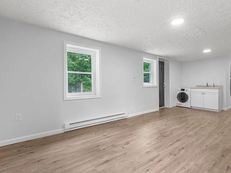 90 Everett St #2 — Photo 2