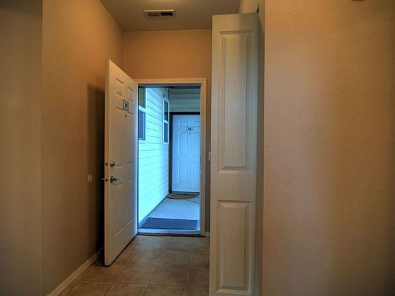 4th image of 5264 NE 121st Ave APT 84