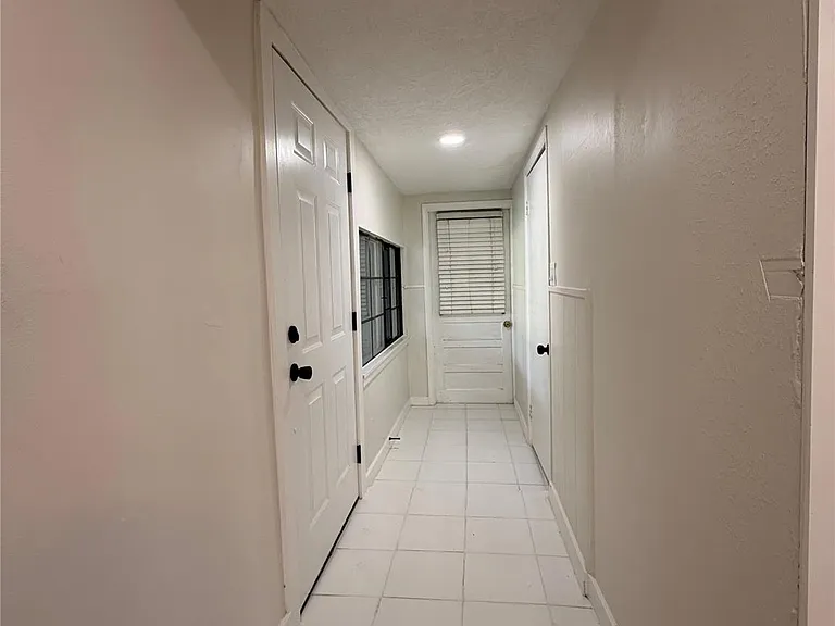 607 Pearl St — Photo 26
