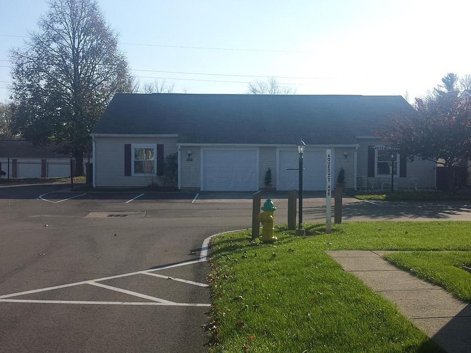 1st image of 121 Aqueduct Ave