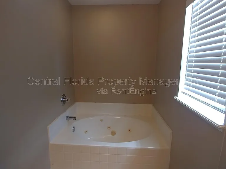 14519 Lake Price Dr — Photo 15
