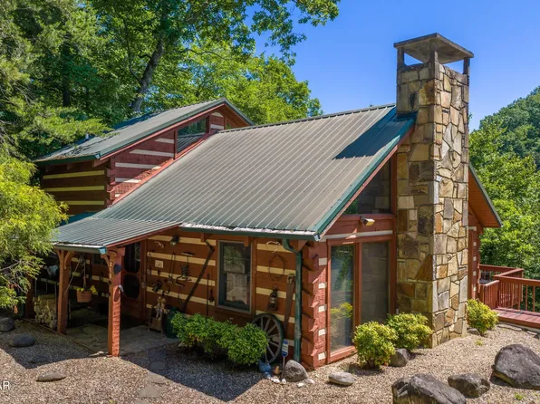 218 Freedom Ln, Gatlinburg, TN 37738