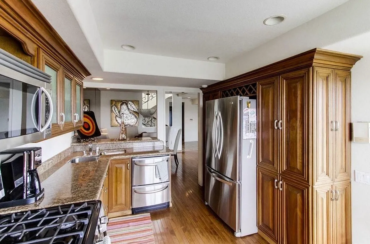 6733 Fashion Hills Blvd — Photo 4