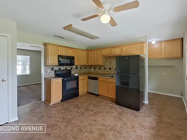 2641 Bluebird Ln — Photo 3