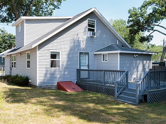4th image of 114 Bay State Rd