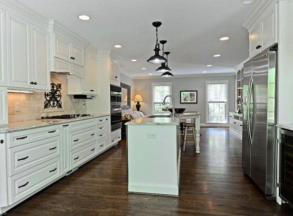 4th image of 2806 Lake Forest Dr