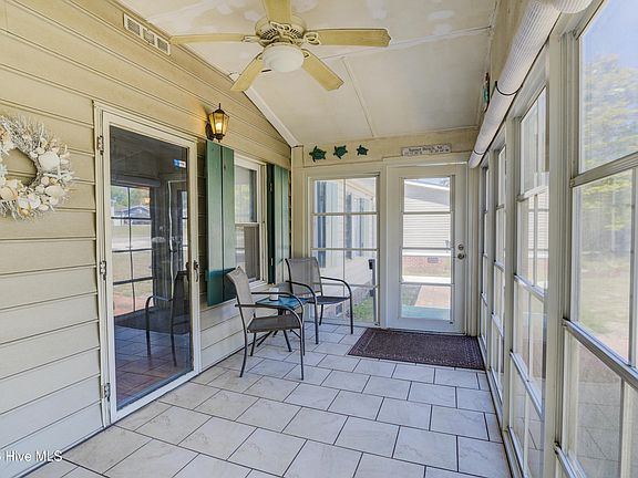 5th image of 628 Magnolia Drive