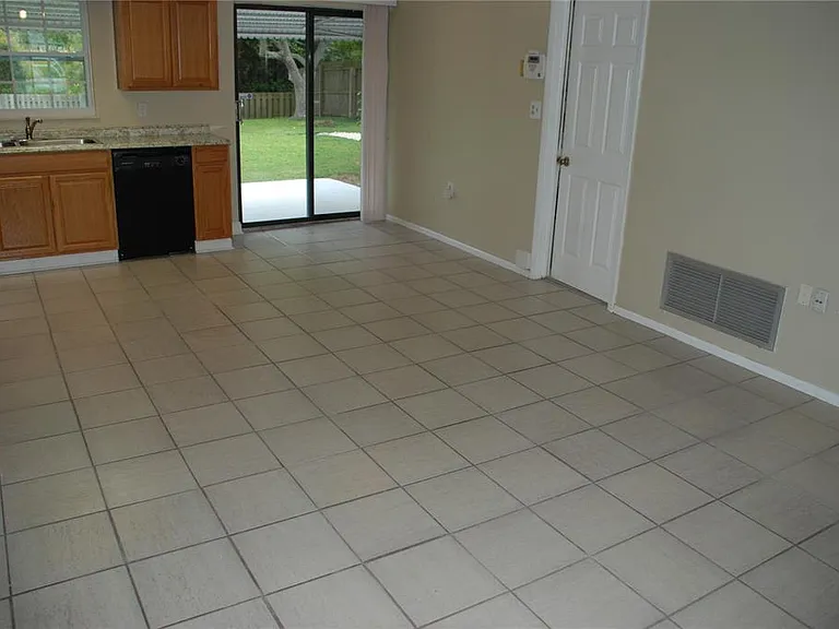1624 Springdale Dr — Photo 23
