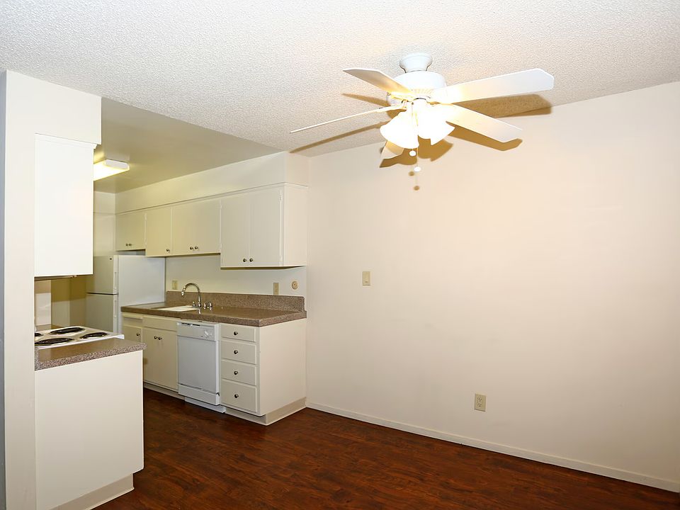 2nd image of 2724 Elvyra Way #E69d053e1