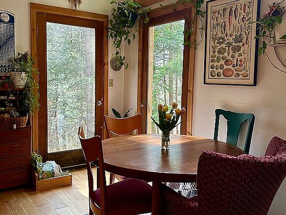 5th image of 1041 Moss Hollow Rd