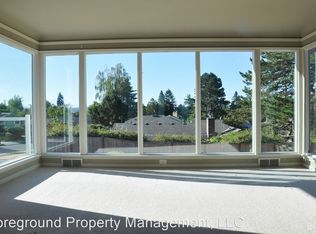 5815 NE 57th St, Seattle, WA 98105