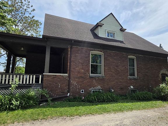 3rd image of 413 Waller St