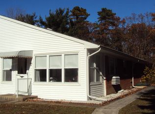 393 Fairway Ln #B, Manchester Township, NJ 08759