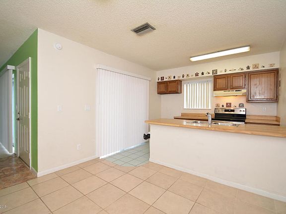 3rd image of 4112 Stock Ave #501