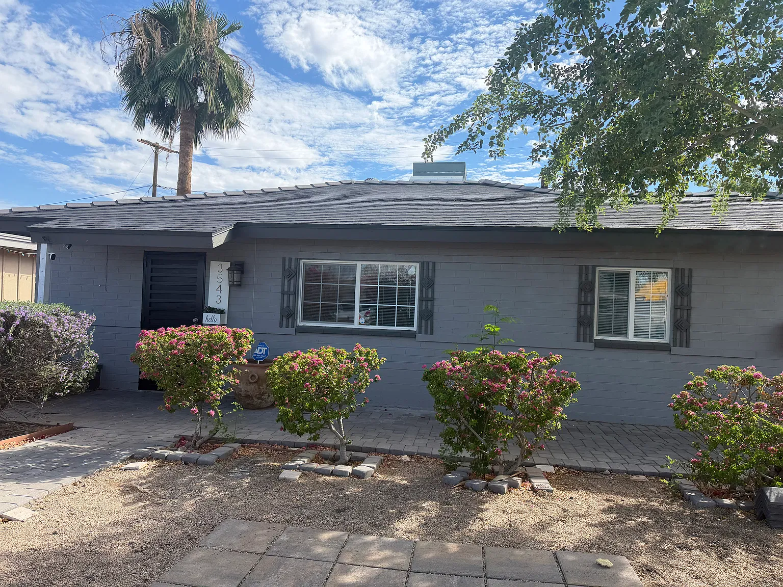 3 bed, 1395 sqft, $1,900 — Photo 1