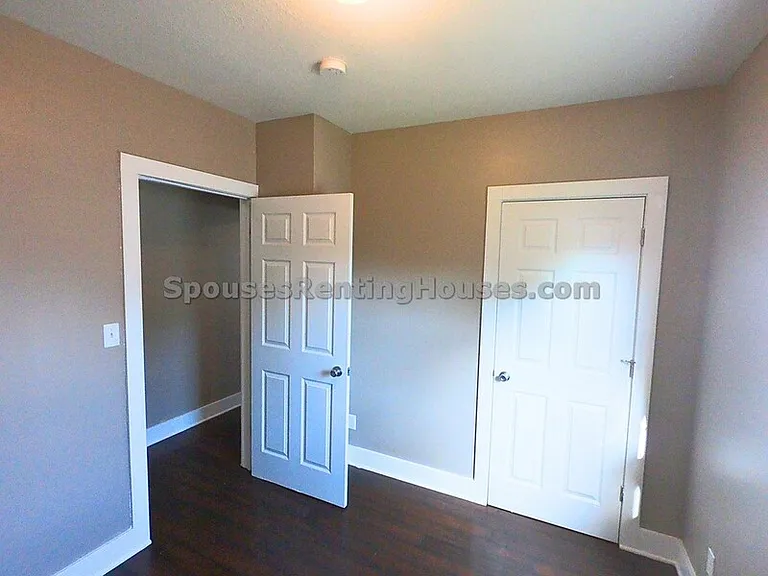 1402-1404 Charles St — Photo 9