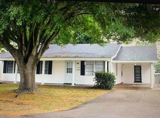 2218 3rd St, Port Neches, TX 77651