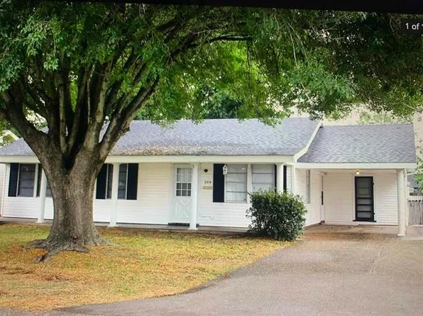 2218 3rd St, Port Neches, TX 77651