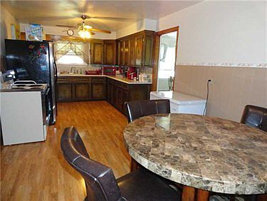 4th image of 2623 Greengarden Blvd