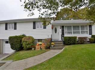 140 Hooper St, Tiverton, RI 02878