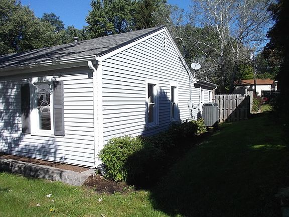 4th image of 410 W Courtland St