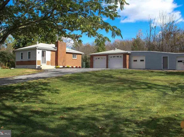 237 Piketown Rd, Harrisburg, PA 17112