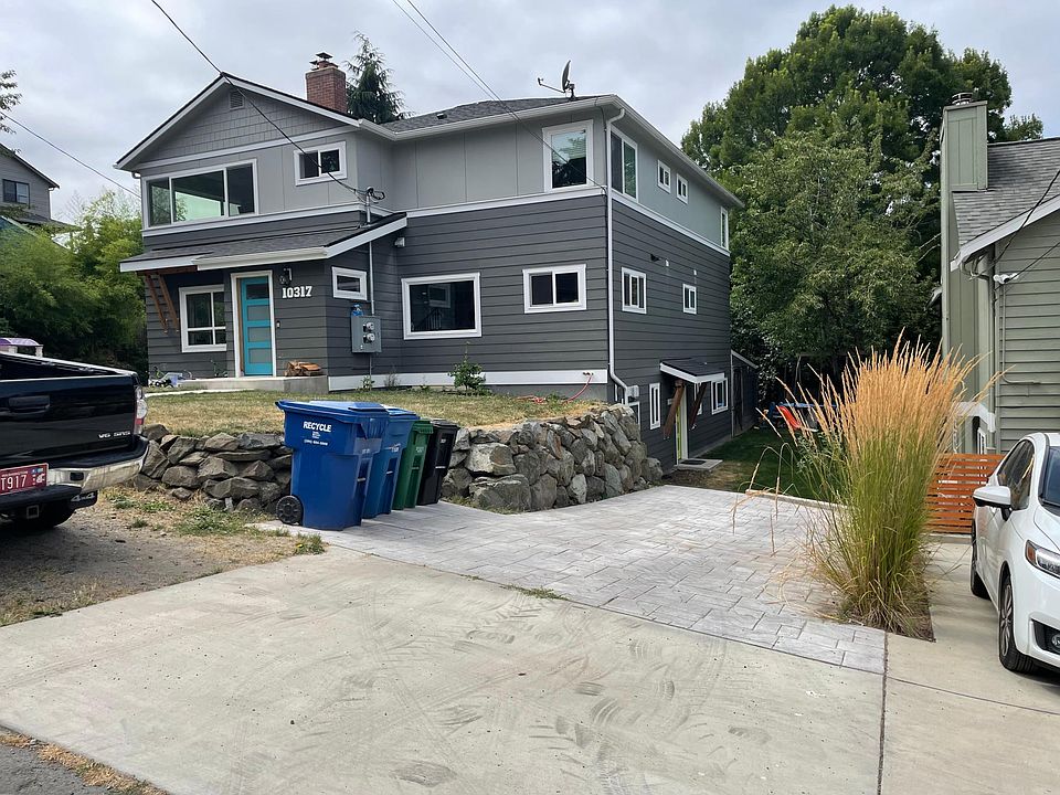 Parking area for apartment