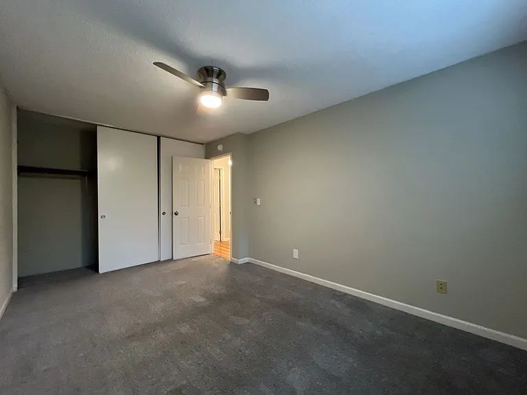15827 NE Glisan St #5 — Photo 23