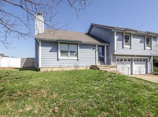 200 E Westhoff Pl, Gardner, KS 66030