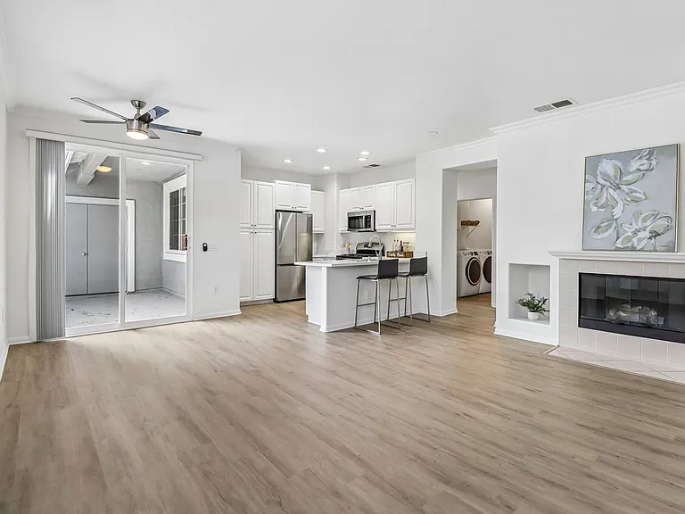 Creek View Condominiums — Photo 15