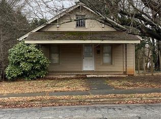 1222 12th St NE, Hickory, NC 28601