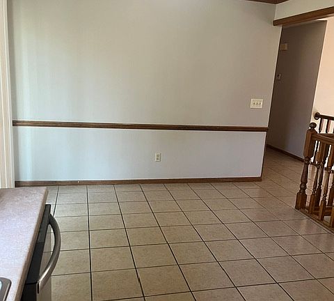 4th image of 412 SE Onyx Dr