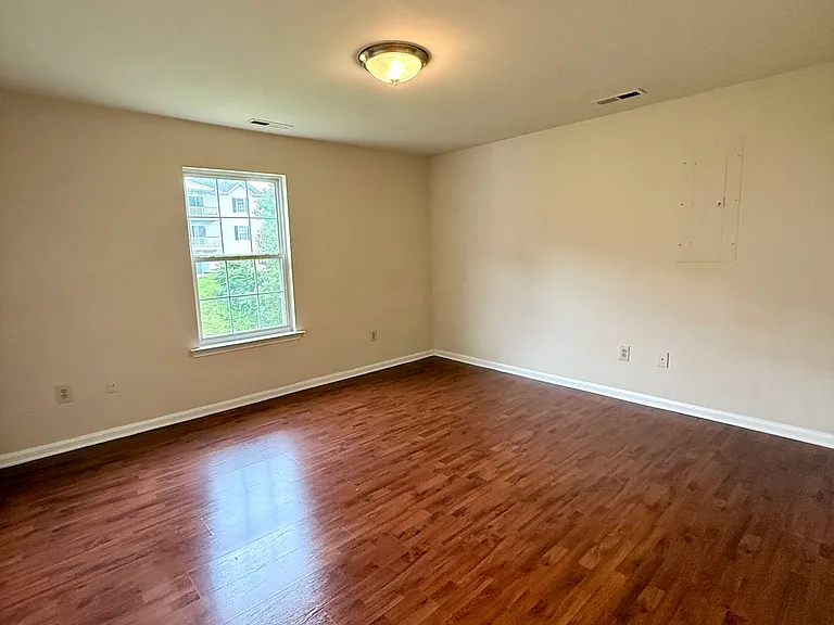 100 Wild Oak Ln #303 — Photo 6