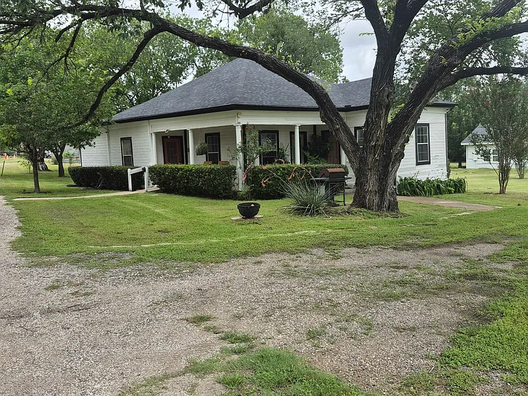 6000 N Highway 183 — Photo 2