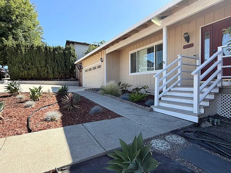 3695 Sanford St — Photo 7