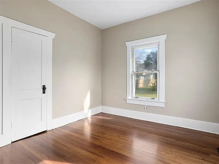 119 Leon Ave — Photo 12