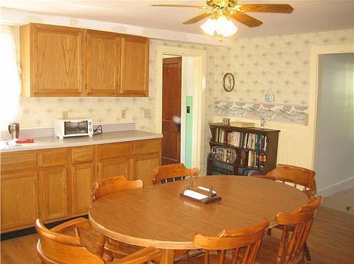 4th image of 18 Forest Avenue