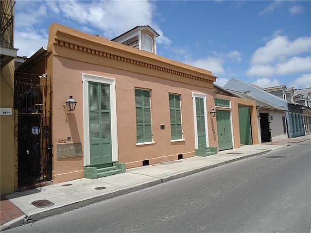 1st image of 509 Burgundy St APT 3