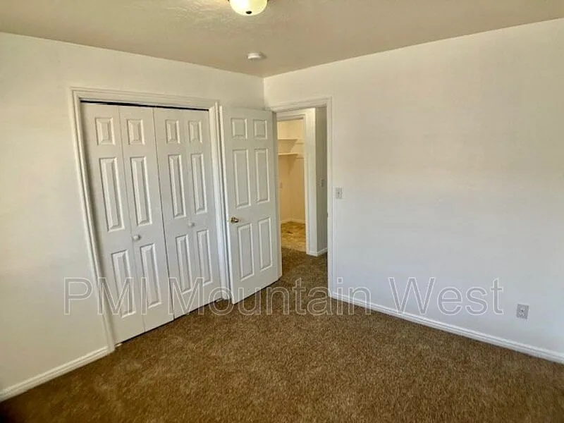 2 bed, 1.0 bath, 825 sqft, $1,325 — Photo 3