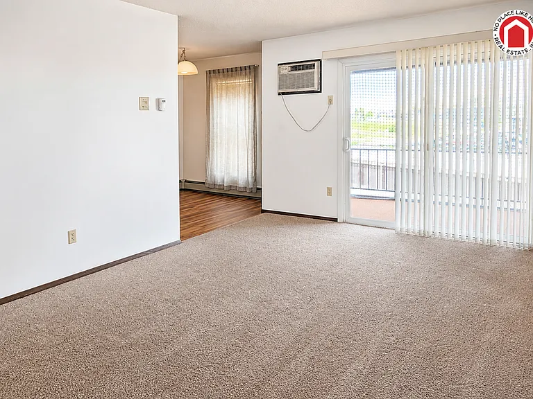 4440 S Poplar St #301 — Photo 4